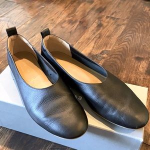 Everlane black Day Glove ballet flat size 7.5